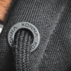 Konna minimal hoodie details eyelet
